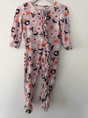 Caden Lane Lavender Halloween Ruffle Footed One-Piece baby girl size size 3-6m